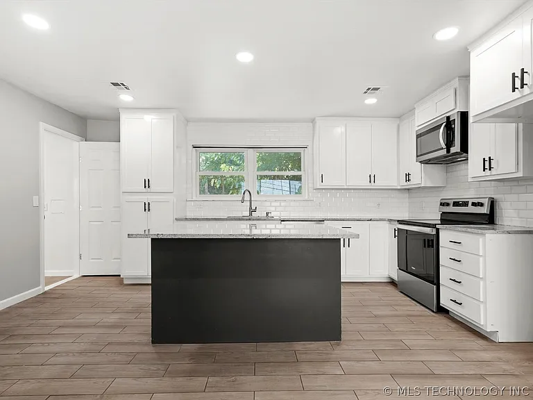 524 W Toledo St — Photo 8