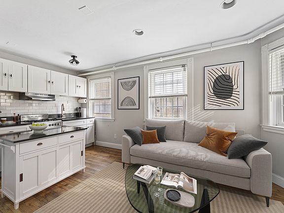 3rd image of 360 Washington Ave #1R