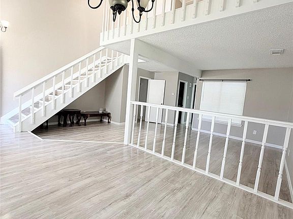 4th image of 12955 Wirevine Ln