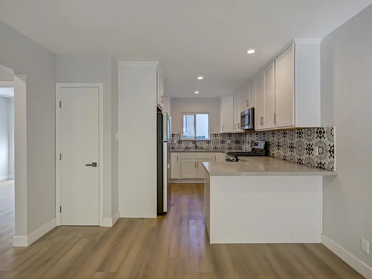 644 Pier Ave #1 — Photo 10