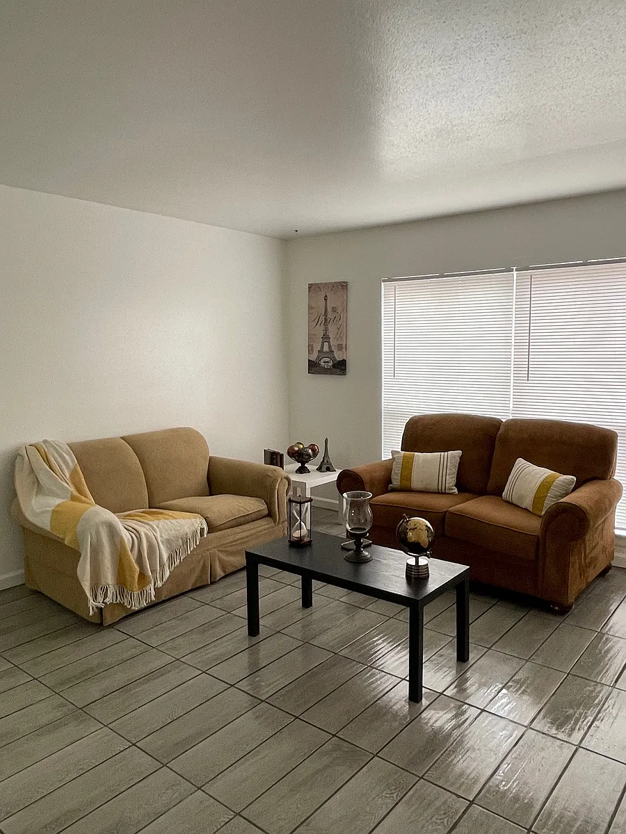 Building Photo - Amistad Villa