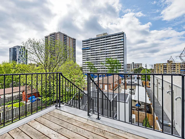 909 Castlefield Ave #3 — Photo 24
