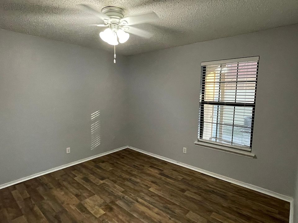 1st image of 2811 Langley Ave APT 102