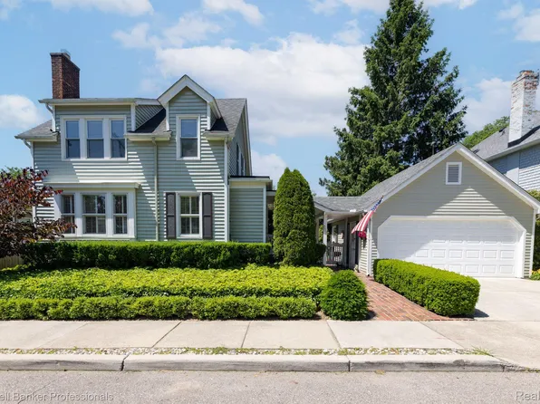 357 Roosevelt Pl, Grosse Pointe, MI 48230