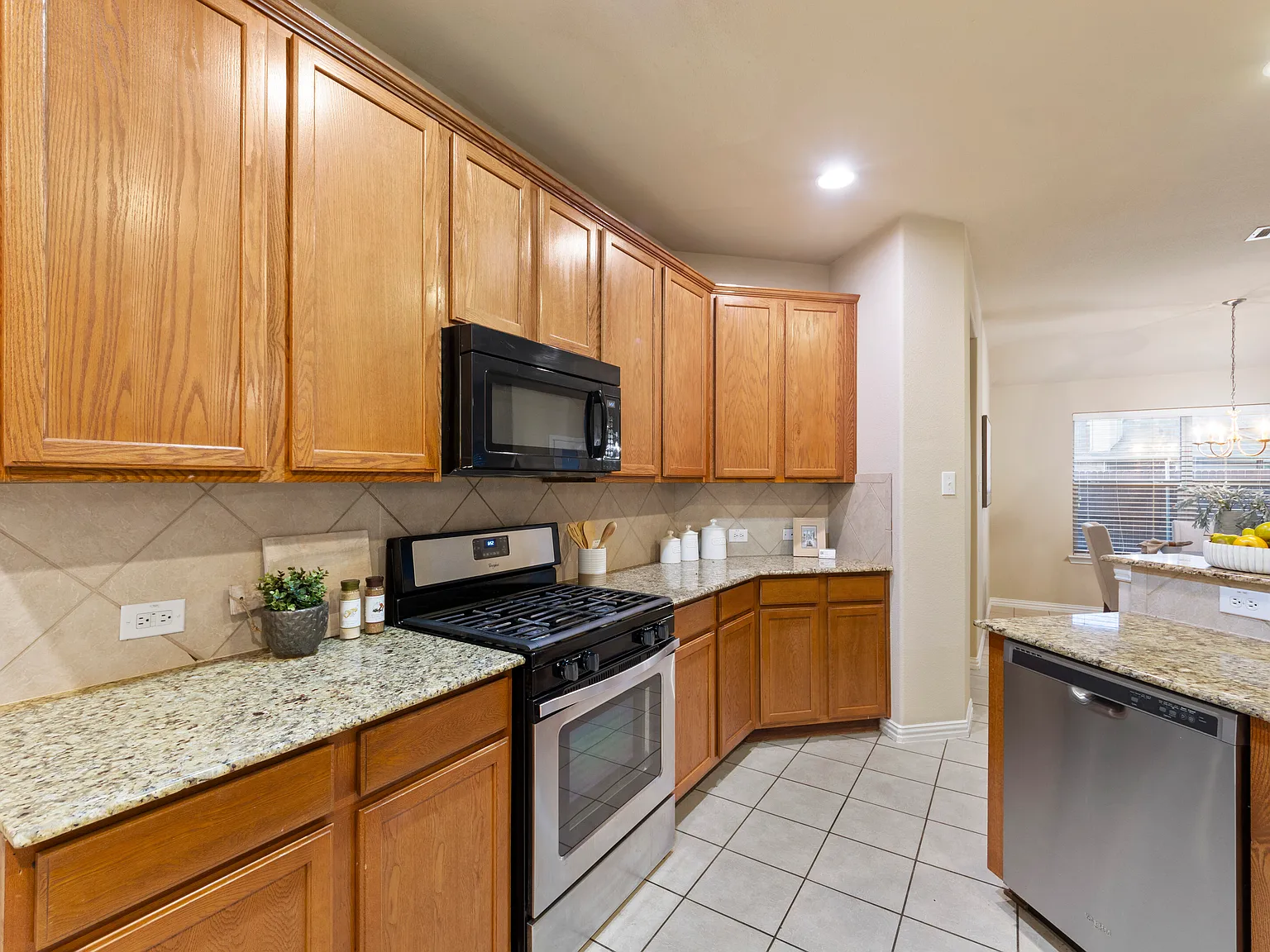 3 bed, 1830 sqft, $1,995 — Photo 4