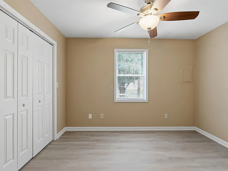 26990 Elkins Rd #K — Photo 9