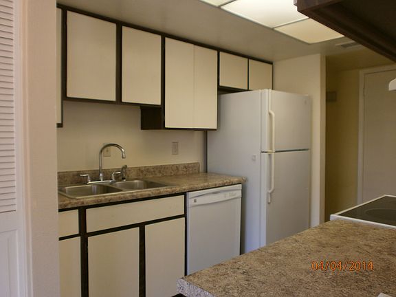 5th image of 809 E Calle Adobe Ln