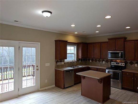 4th image of 10303 Glenburn Ln