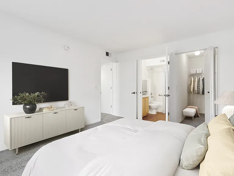 Nantucket Bay Apartments — Photo 33