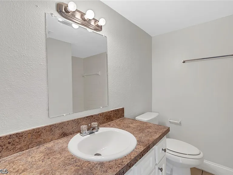 1830 Maravilla Ave #401 — Photo 14