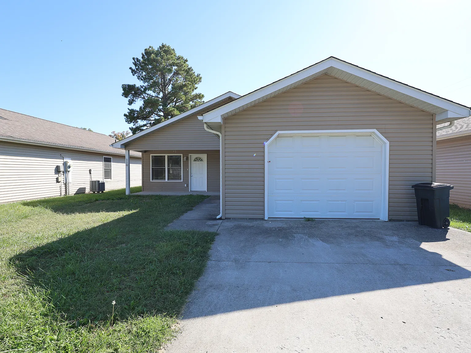 110 Egyptian Drive — Photo 2