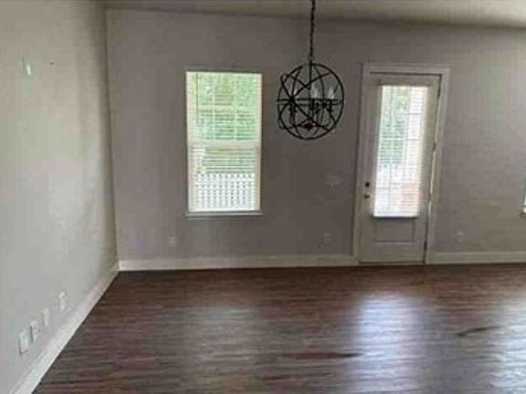 5th image of 641 Everett Ln