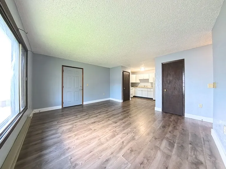 210 W Center St — Photo 6
