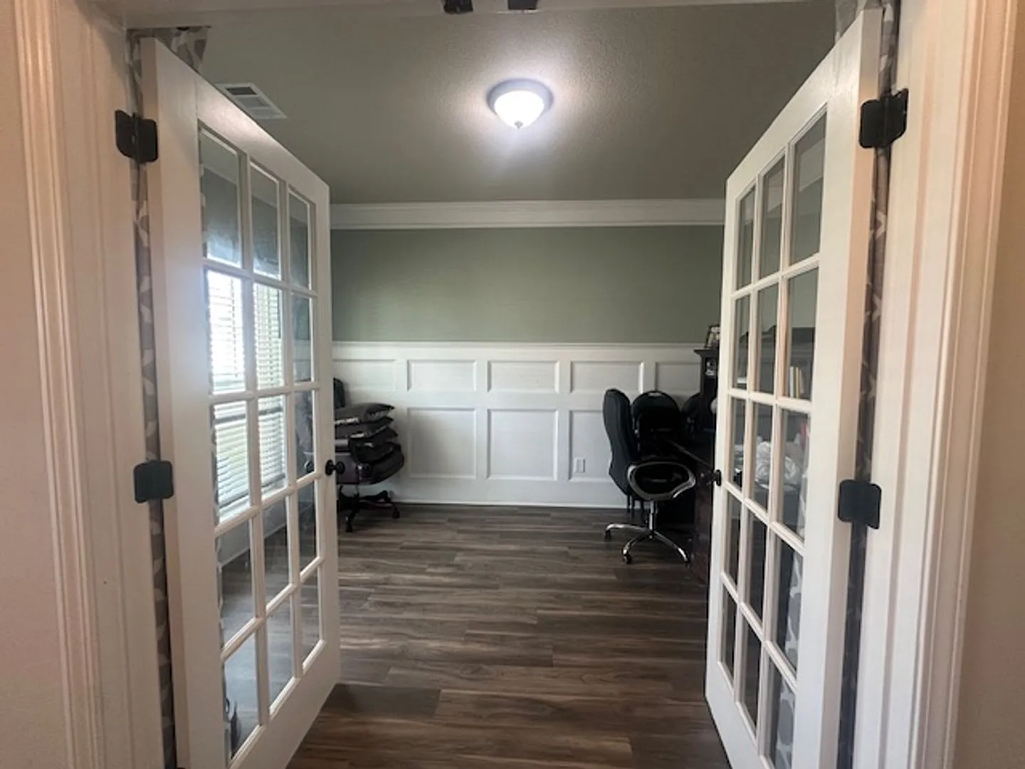 Spacious 4 bed, 2.5 bath Home with Neighborhood Amenities! — Photo 4