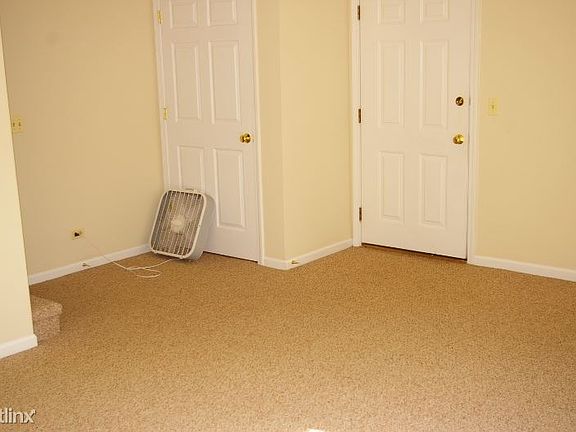 3rd image of 313 Creekside Dr APT A