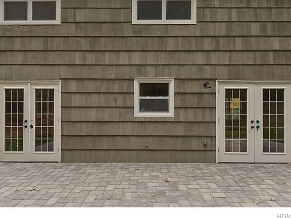 3rd image of 2562 Barry Ct
