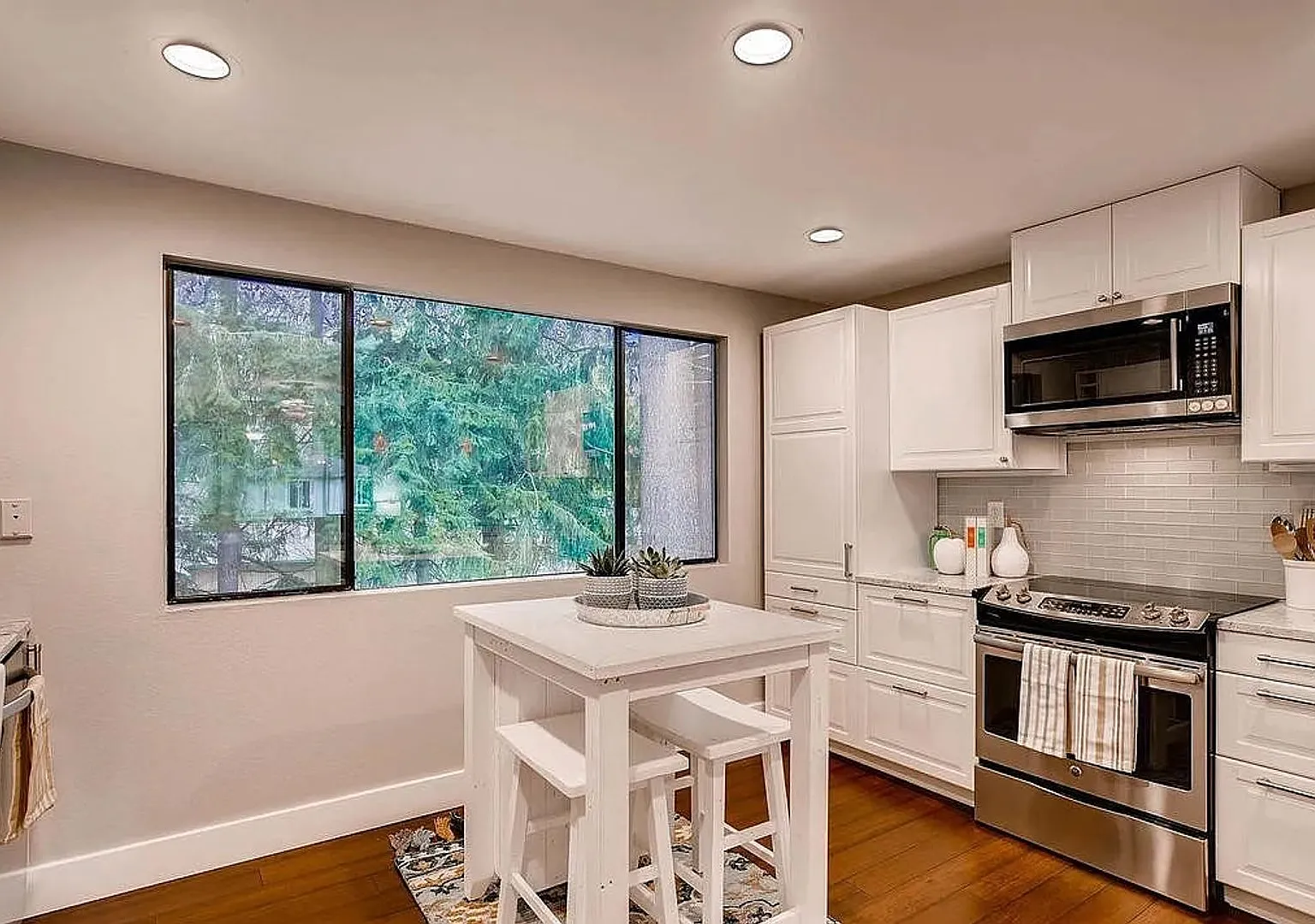 Beautifully Updated Edmonds Home with Spacious Fenced Backyard — Photo 3