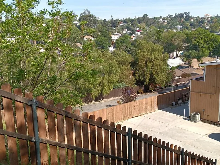1514 Ewing St — Photo 26
