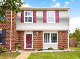 8100 Clovertree Ct, North Chesterfield, VA 23235