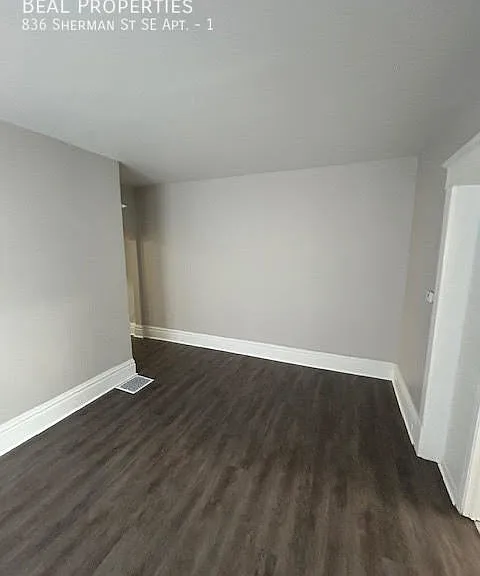 836 Sherman St SE #1 — Photo 4