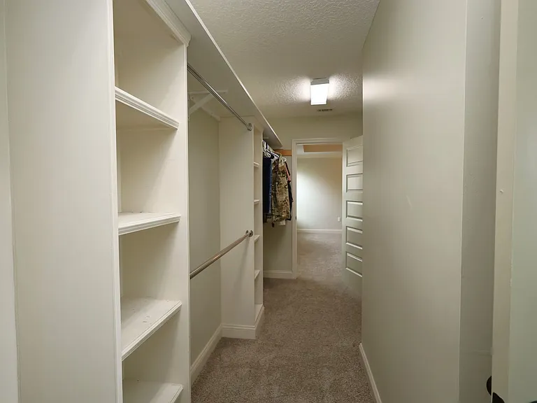 3872 Karaline Cir — Photo 13