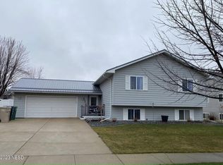 2121 12th Ave NE, Watertown, SD 57201