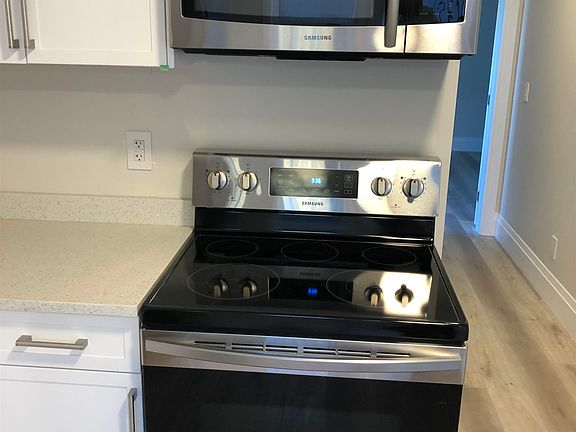 3rd image of 16539 8th Ave