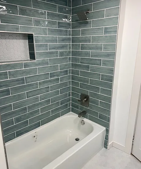 312 E Adams St — Photo 4