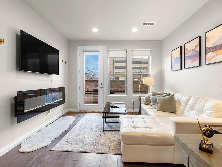 2051 N Downing St #2 — Photo 13
