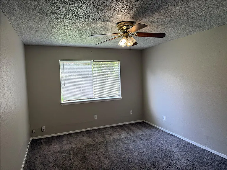 23423 Tree House Ln — Photo 12
