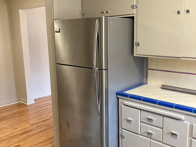 1033 S Arlington Ave — Photo 6