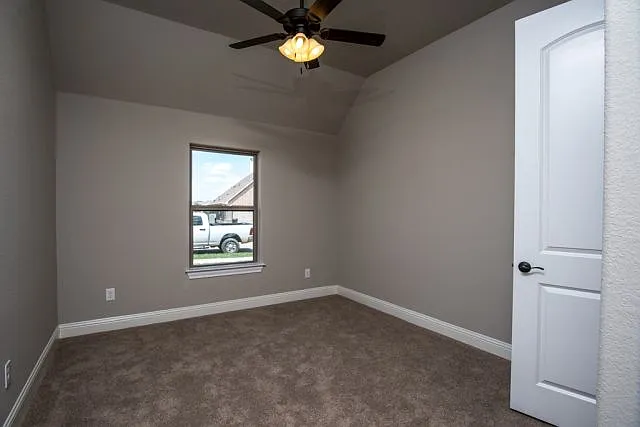2113 Clive Dr — Photo 17