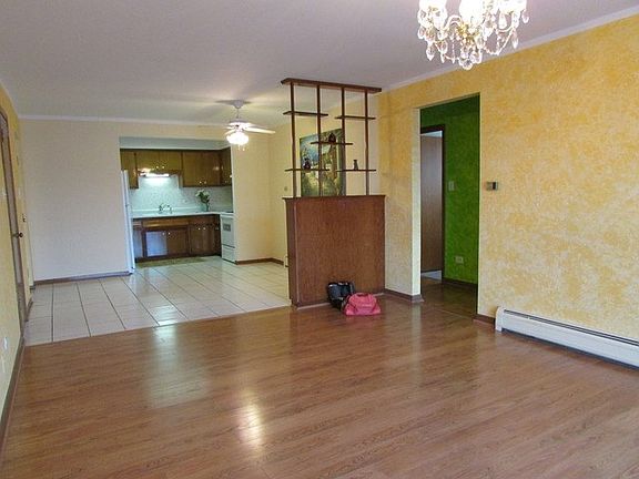 5th image of 4750 W 101st St