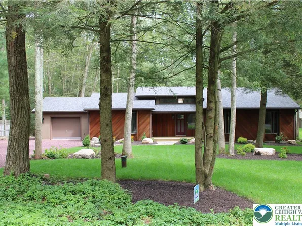 108 Midway Dr, Jim Thorpe, PA 18229