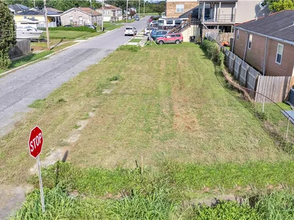 2700 New York St, New Orleans, LA 70122