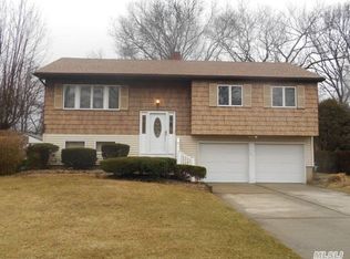 178 E Nassau St, Islip Terrace, NY 11752