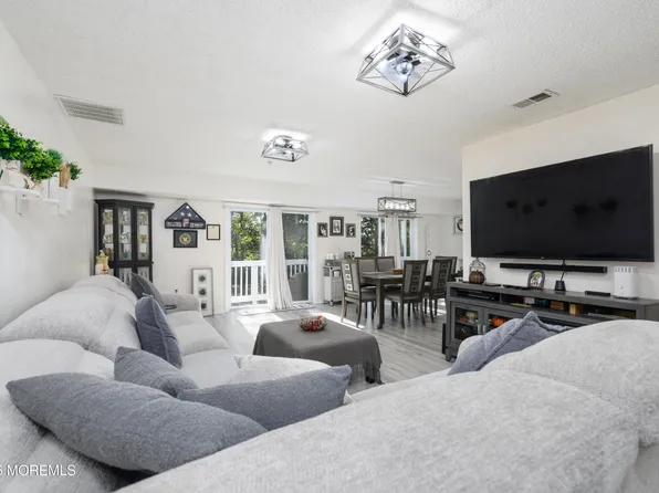 607 Schley Avenue, Toms River, NJ 08755