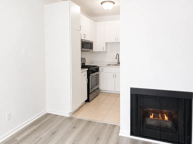 14805 Magnolia Blvd — Photo 3