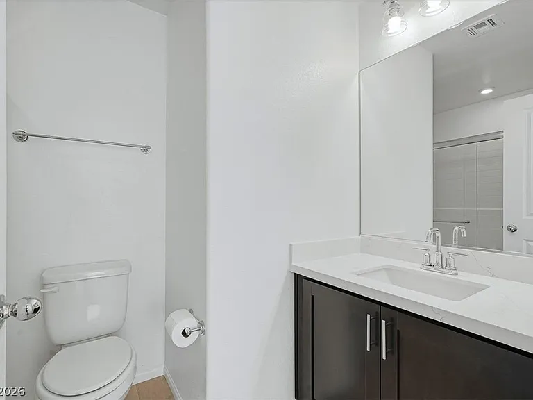 8667 Luxuriant Ave — Photo 15