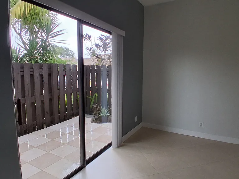 303 Waterview Dr — Photo 46