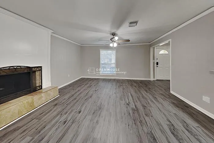 3 bed, 2.5 bath, 2192 sqft, $2,100 — Photo 4