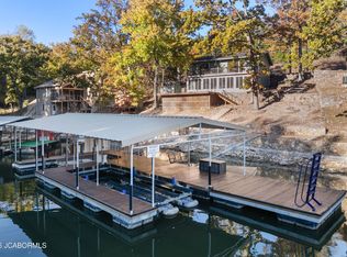 62 Crestview Ln, Sunrise Beach, MO 65079