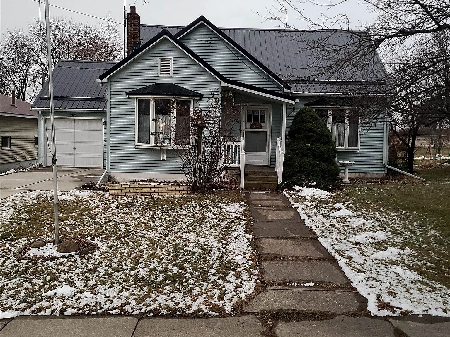 305 Hubbard St, Colesburg, IA 52035 Zillow