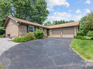 16 Fieldstone Ct, Arden, NC 28704