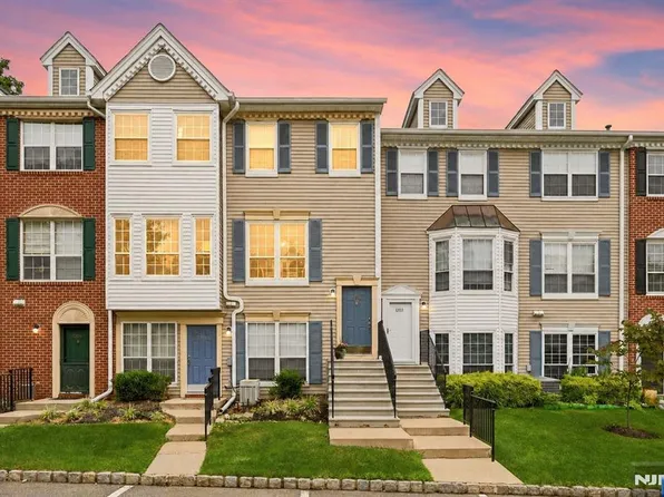 1204 Sycamore Ln, Mahwah, NJ 07430