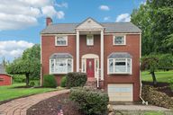 Colonial Dr-S1507-001.jpg
