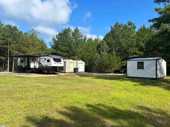 876 Douglas Rd, Gray Court, SC 29645