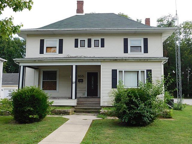 1st image of 105 E Ash St