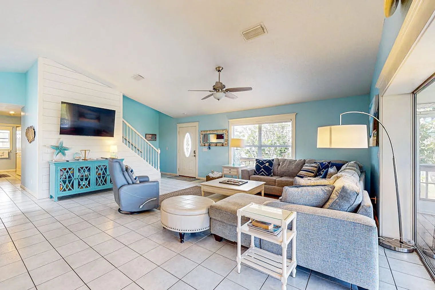 3 bed, 2.0 bath, 1991 sqft, $13,148 — Photo 2