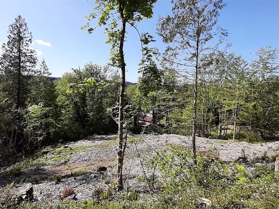 2nd image of 131 NE WJ Way